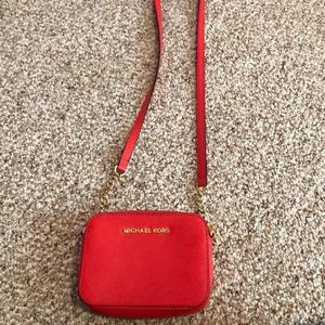 Michal Kors cross body bag
